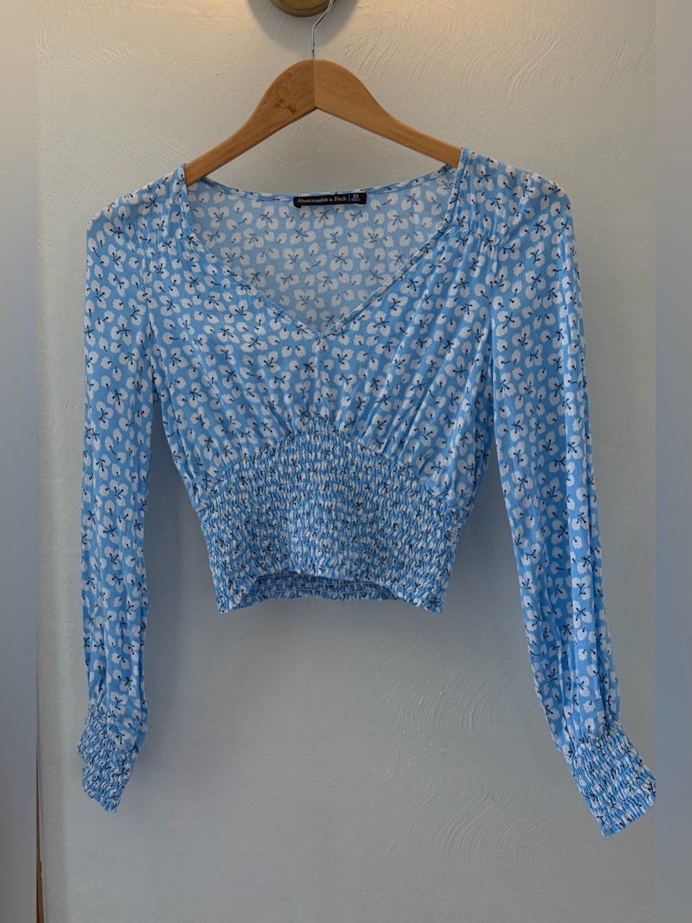 Abercrombie & Fitch Blue Floral Smocked V-Neck Crop Top